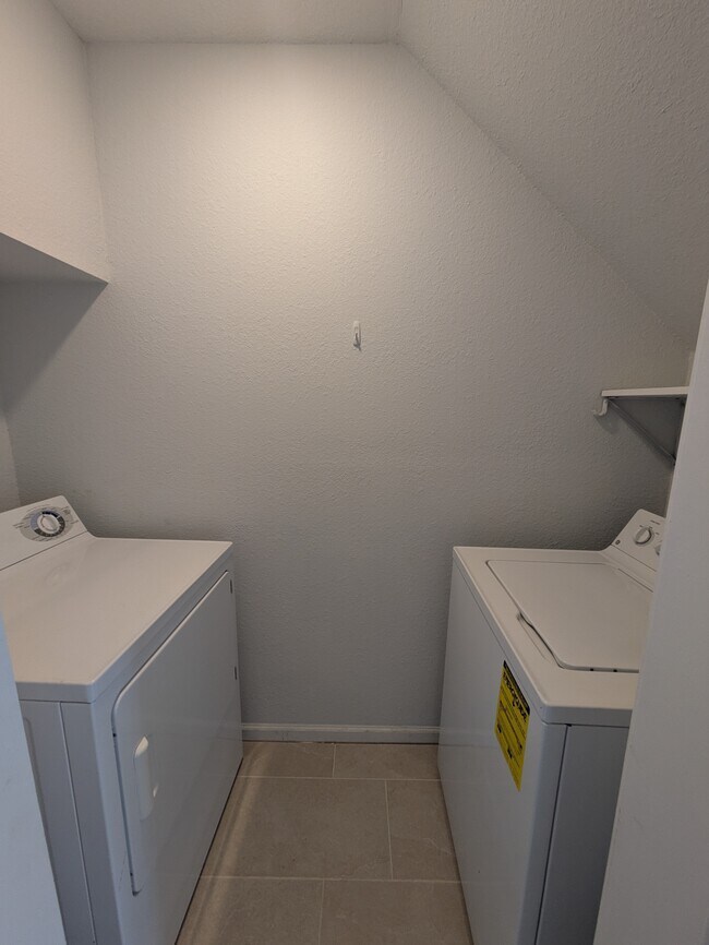 Building Photo - 918NP