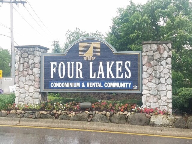 Building Photo - 5820 Oakwood Dr