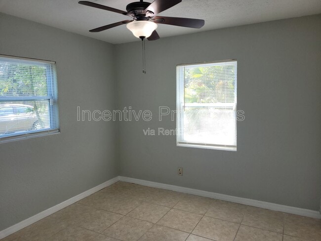 Building Photo - 7803 Mandarin Dr