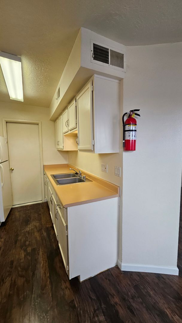 Building Photo - Martha Street NE-2208