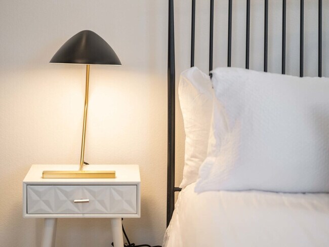 Building Photo - 2612 SW Livingston Square