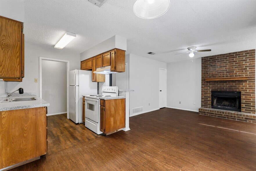 Building Photo - 4920 Brianhill Dr