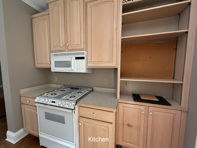 Building Photo - 1112 E Walnut St