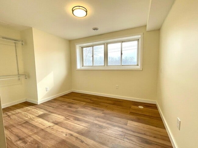 Building Photo - 6166 Upper 51st St N