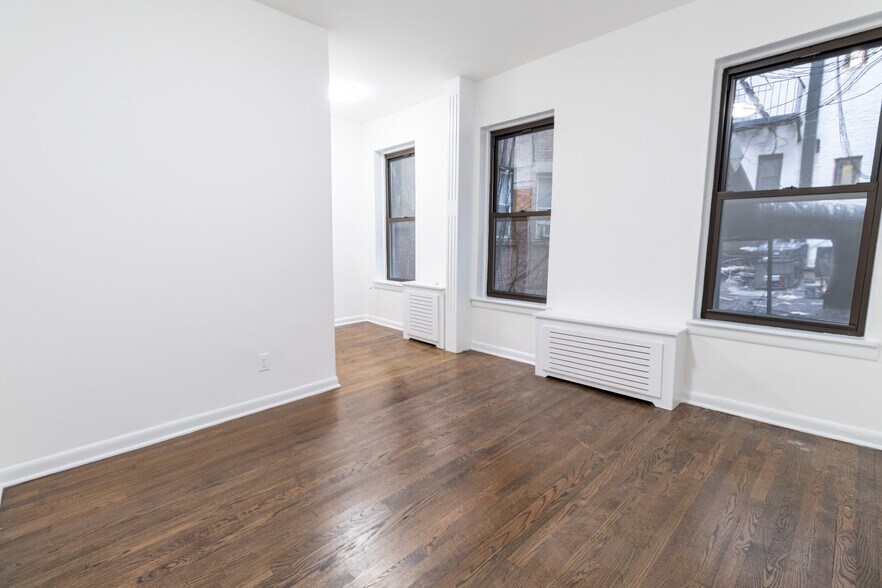 Building Photo - 328 E 30th St