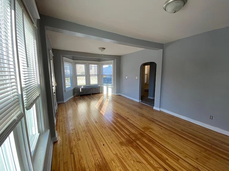 Building Photo - 1618 Maple St