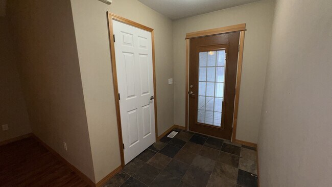 Building Photo - 3003 Oliver St