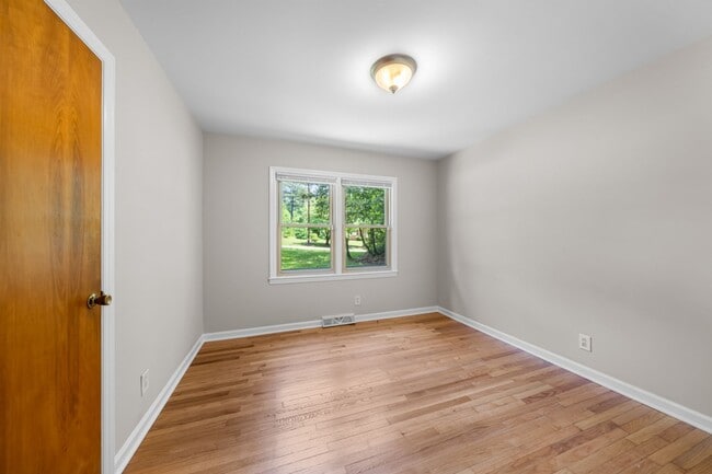 Building Photo - 3 Bedroom 1.5 Bath Home in South Durham