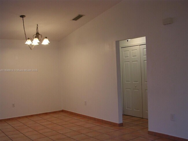 Building Photo - 14765 Kendale Lakes Blvd