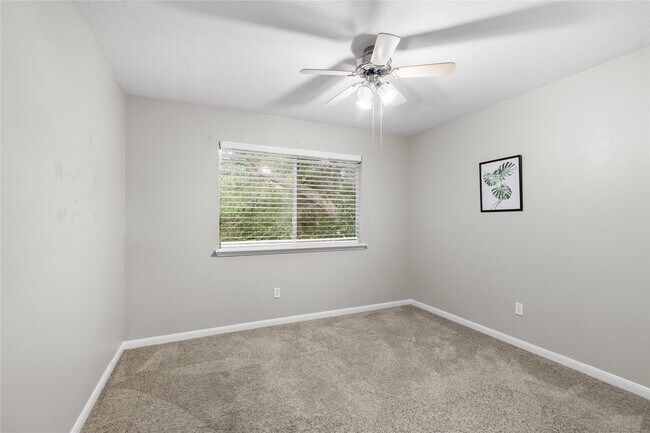 Building Photo - 3327 Shady Glen Ln