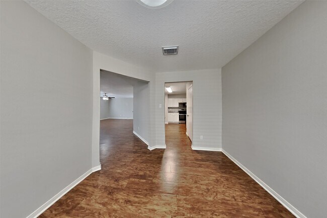 Building Photo - 16937 Wren Hill St