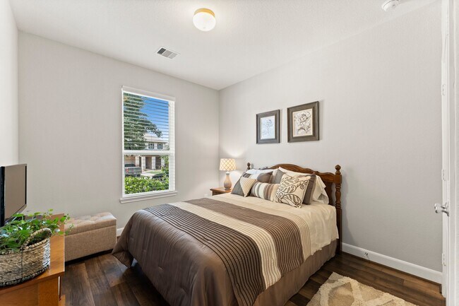 Building Photo - 1918 Elkington Cir