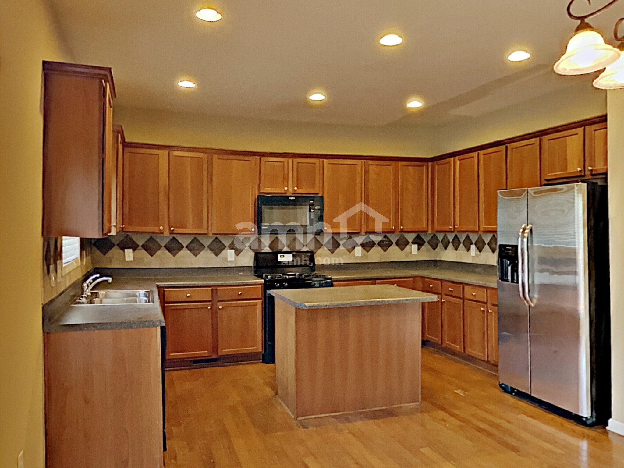 Building Photo - 327 Meadowcrest Cir