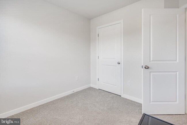 Building Photo - 345 Soft Rush Ln