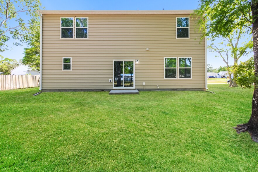 Building Photo - 2400 Harbor Cove SW