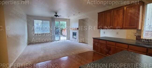 Building Photo - Roseville (Highland Park) 3 Bed Plus Den/O...