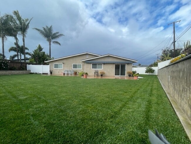 Building Photo - State Ave