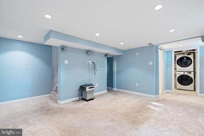 Building Photo - 2406 Huntington Ave