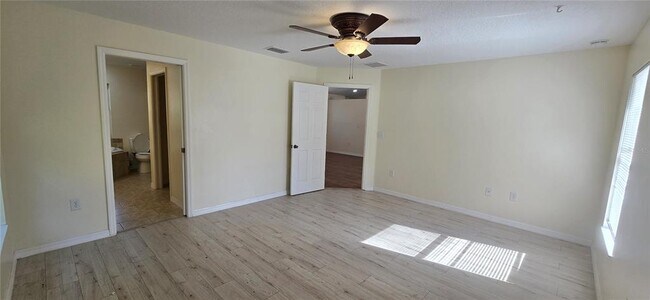 Building Photo - 36115 Michigan Dr