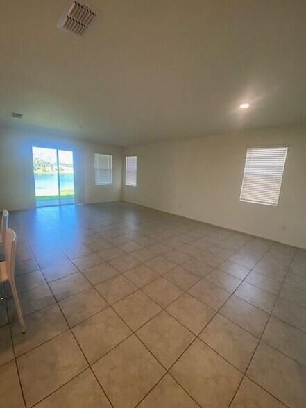 Building Photo - 5818 143rd Ct E