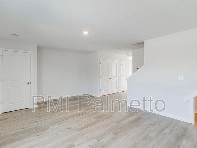 Building Photo - 3022 Harborview Dr