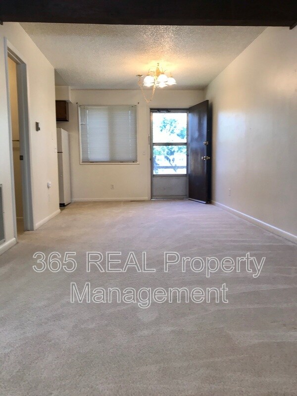 Building Photo - 2141 28th Ave Ct