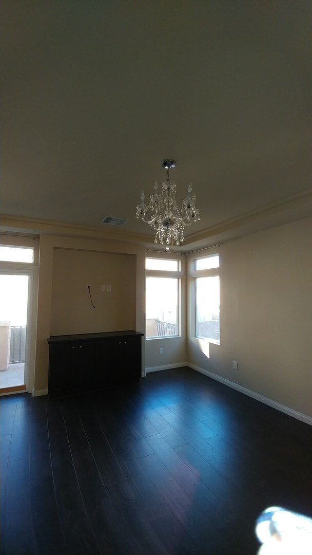 Building Photo - Multi level