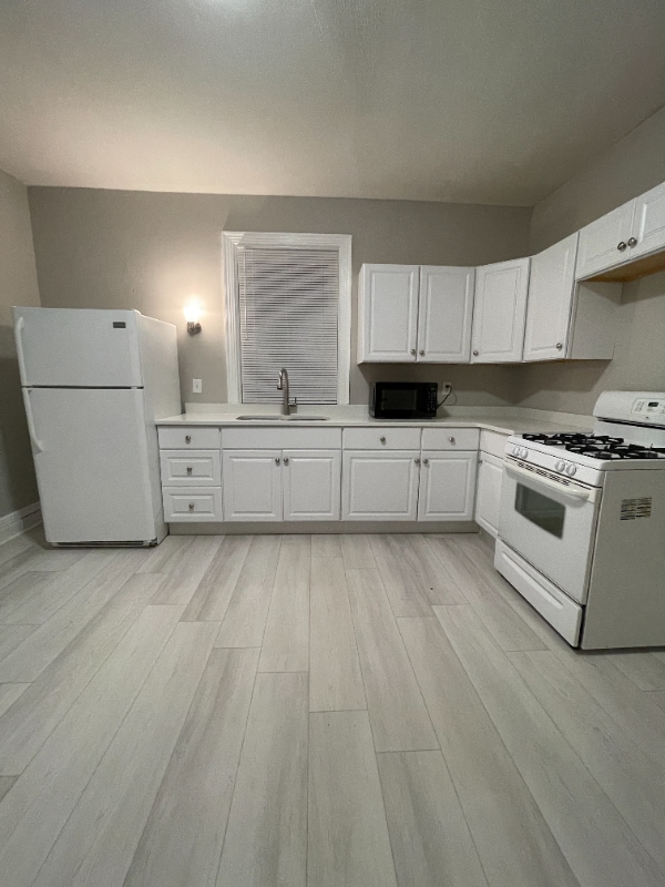 Building Photo - 170 Woolper Ave