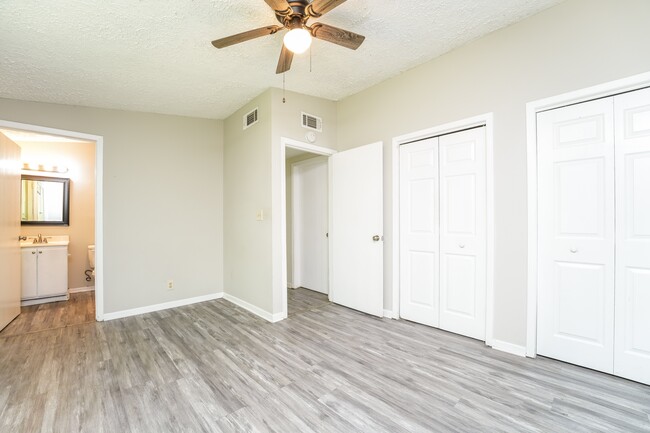 Building Photo - 4275 Bradley Dr SW