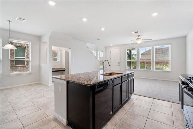 Building Photo - 5711 Pleasanton Pkwy