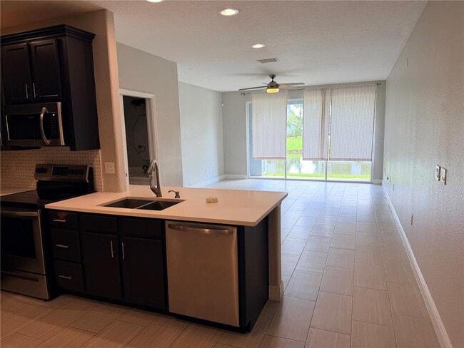 Building Photo - 10321 Willow Leaf Trail