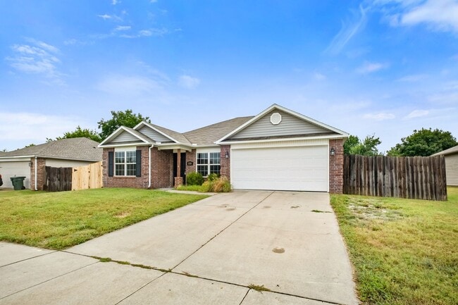Building Photo - Gorgeous 4 bedroom home!