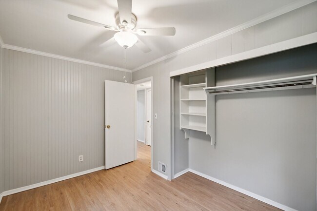 Building Photo - Charming Updated 4BR/2BA Cape Cod in Twinbrook- Rockville
