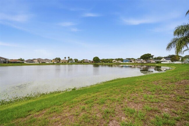 Building Photo - 10604 Lakeside Vista Dr