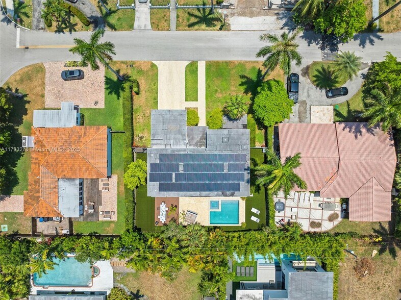 Building Photo - 7800 Center Bay Dr