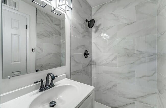 Building Photo - Bright, Comfortable 3BR/2BA Home in East Memphis — 1,400 Sq Ft!