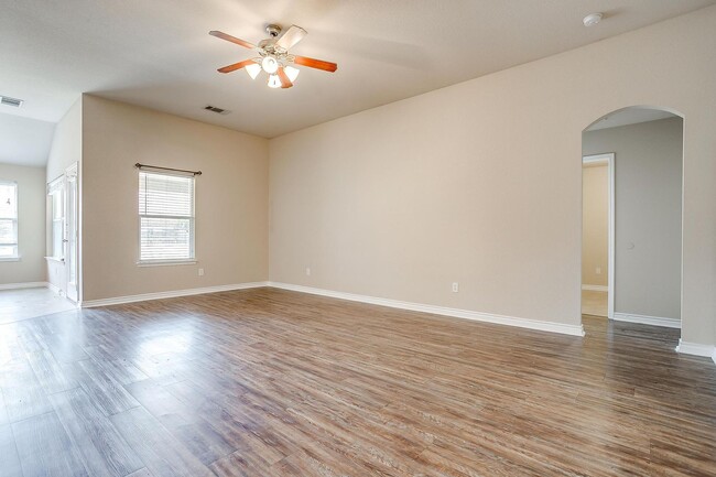 Building Photo - Perfectly located.  3 Bedroom, 2 Bath Home-  White Settlement ISD- 76108