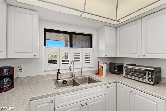 Building Photo - 4210 Steamboat Bend