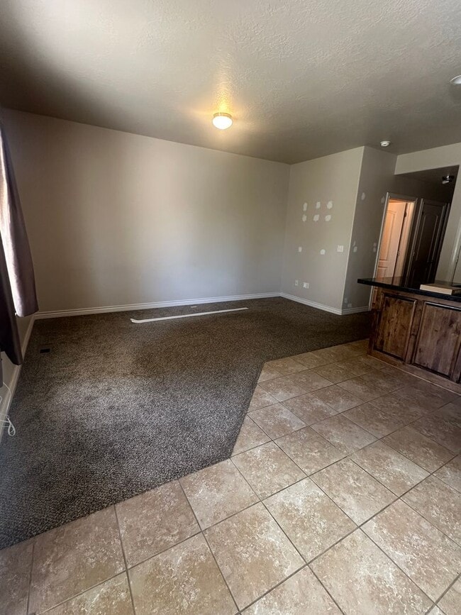 Building Photo - Beautiful South Jordan Home!!!