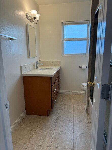 Building Photo - 16713 Crenshaw Blvd