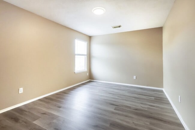 Building Photo - 21211 Linden House Ct