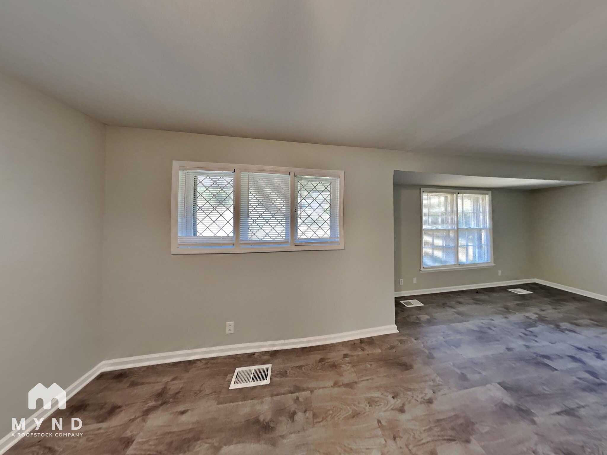 Building Photo - 6220 Leslie Dr