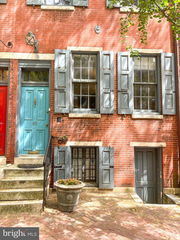 Primary Photo - 419 S Carlisle St