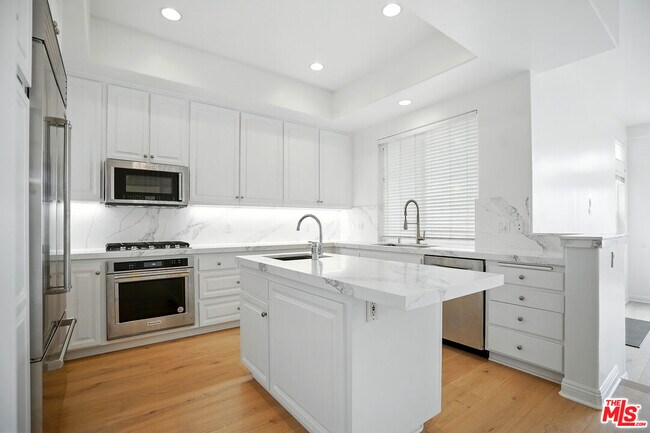 Building Photo - 6440 Lunita Rd