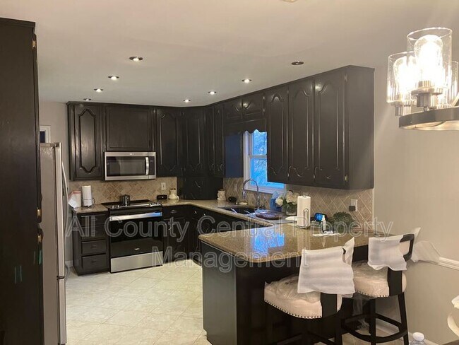 Building Photo - 6257 Canterbury Rd