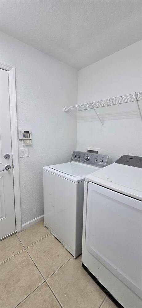 Building Photo - 4170 SW 47th Ct