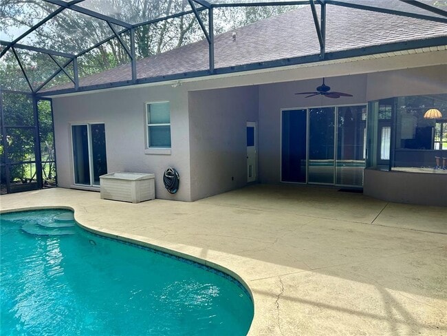 Building Photo - 10433 Lake Hill Dr
