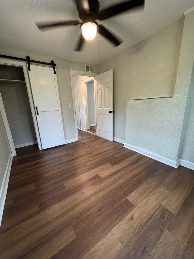 Building Photo - 1459 W 23rd St