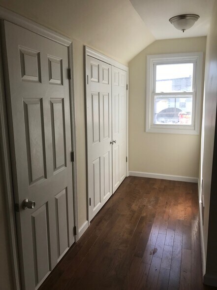 Building Photo - 20 Governor St