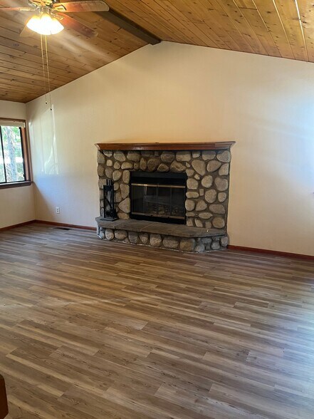 Building Photo - 932 Berne Dr